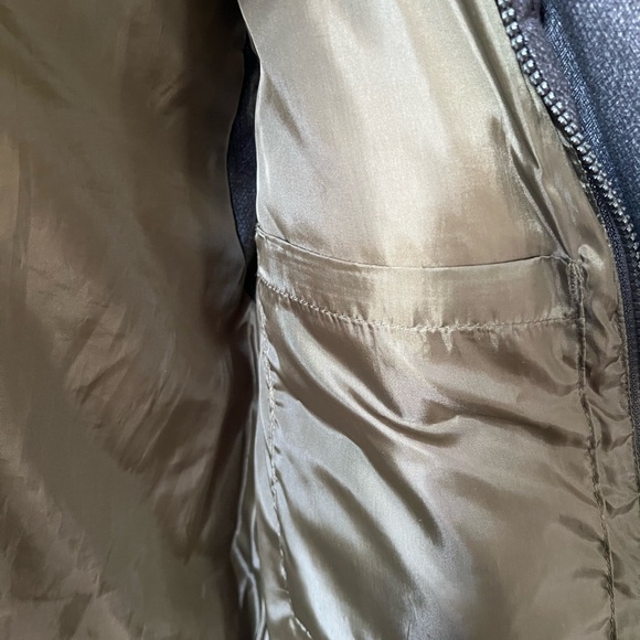 Old Navy Puffer Vest - Picture 3 of 4